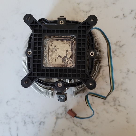 Intel CPU Cooler - Picture 4 of 5